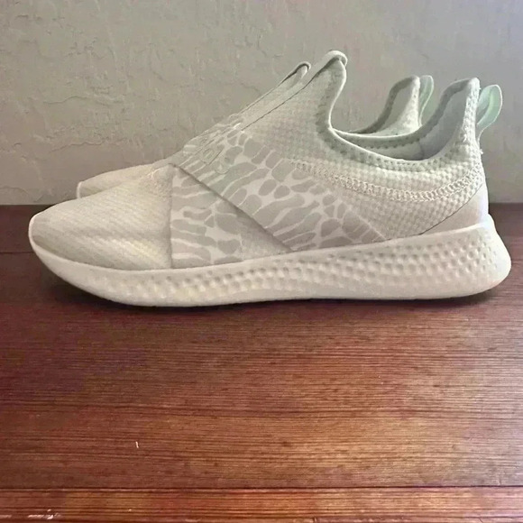 Size 11.5 - adidas Puremotion Adapt Leopard Women’s Light Green and White - Picture 7 of 10